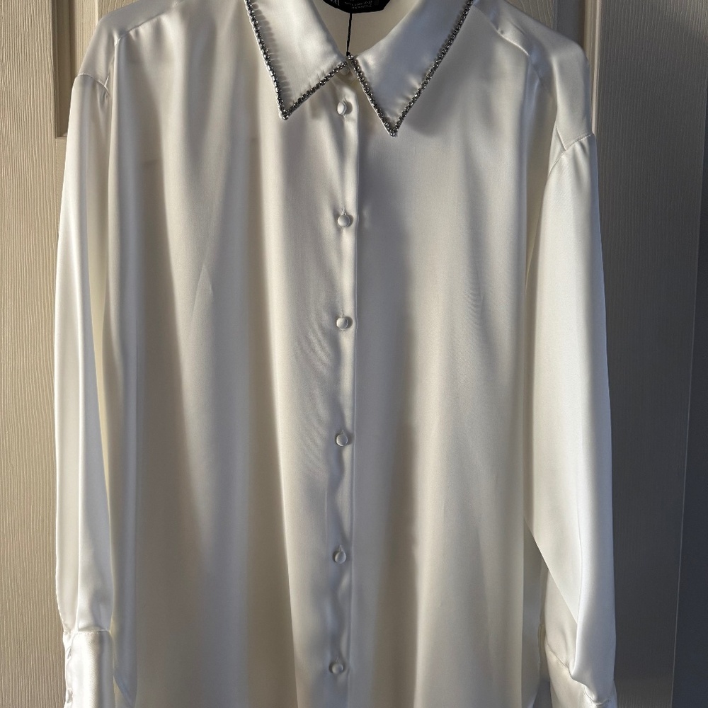 Zara White Satin with Rhinestone Trimmed Collar Sleeve Tunic- L runs big
